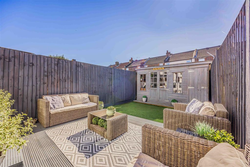 Property photo 2 of 23 36 Meon Road, Milton-Small-Porticomarketing-Nexa-2