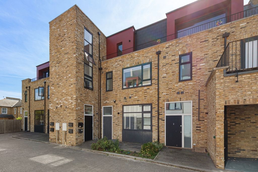 Property photo 3 of 15 094A4472