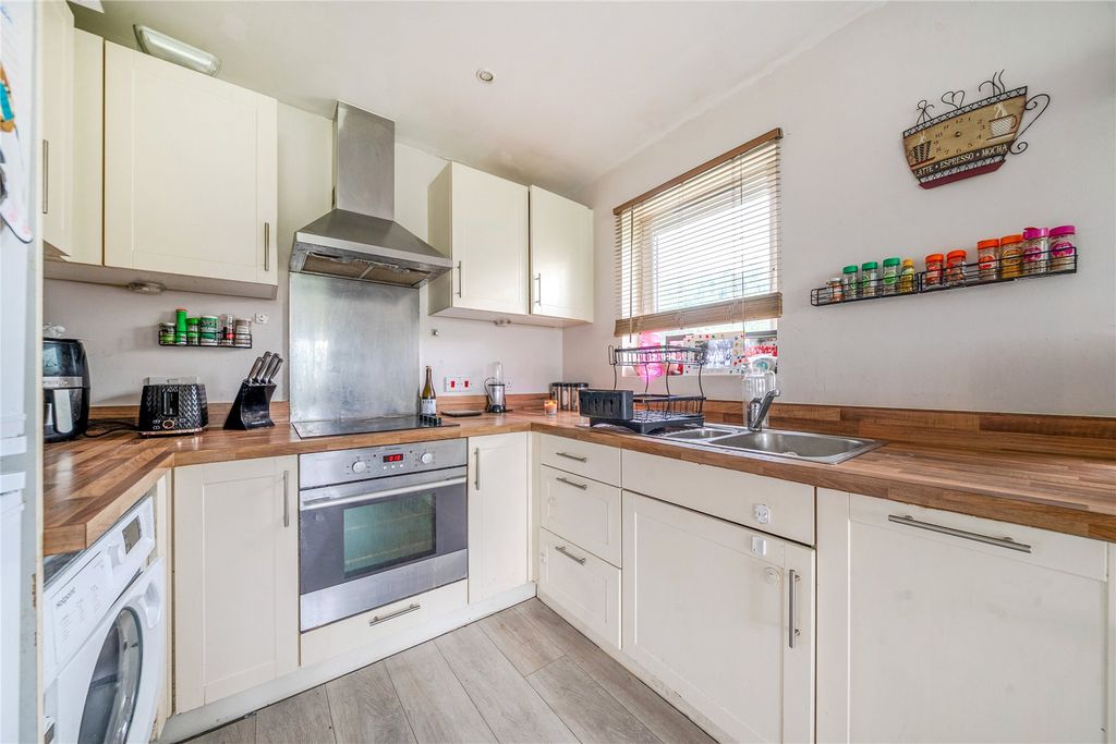 Property photo 3 of 18 Picture No. 05