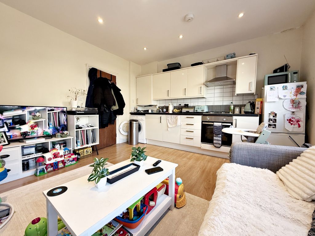 Property photo 3 of 8