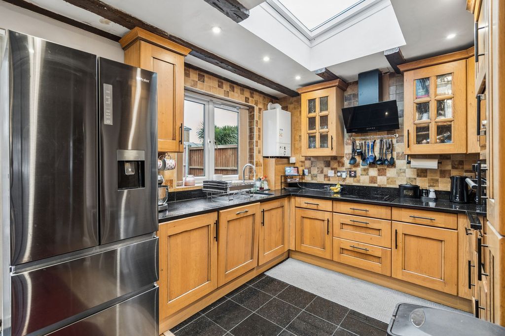Property photo 2 of 18