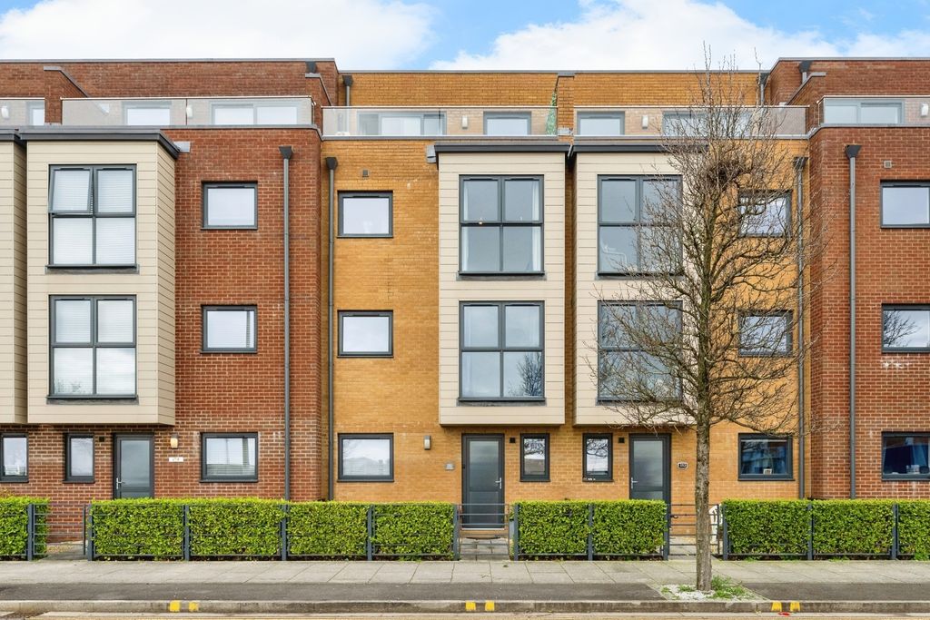 Property photo 2 of 20 Pbox-Img.Jpg