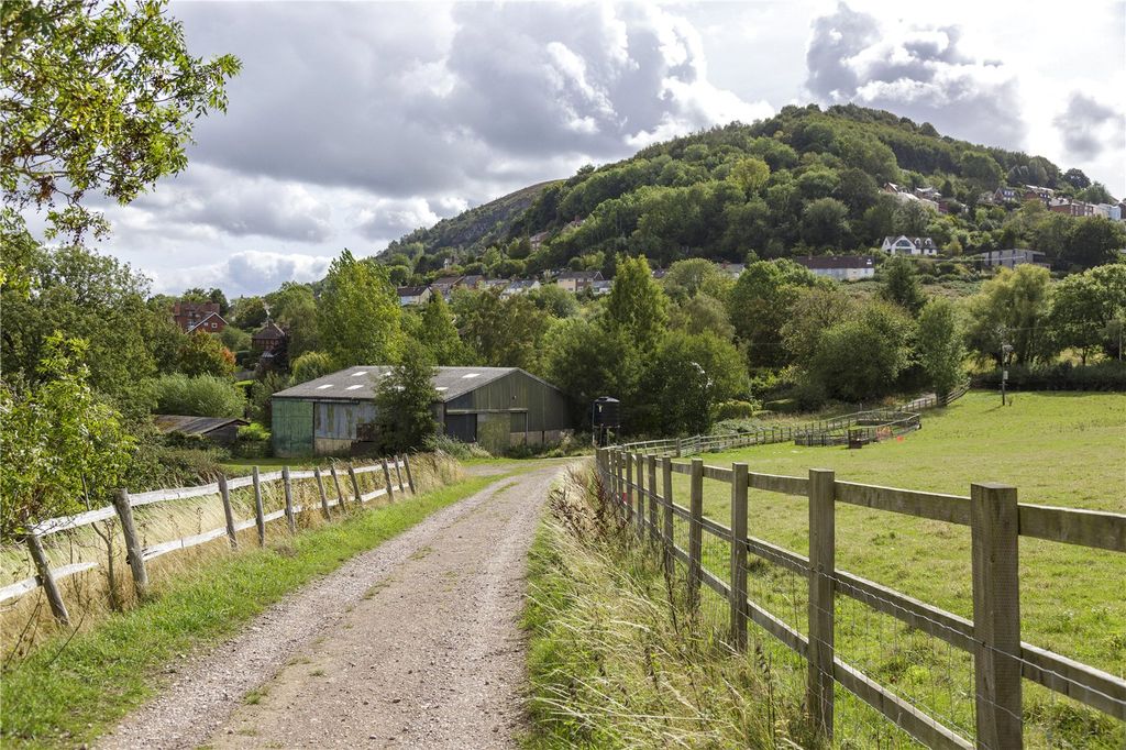 Property photo 3 of 12 Driveway