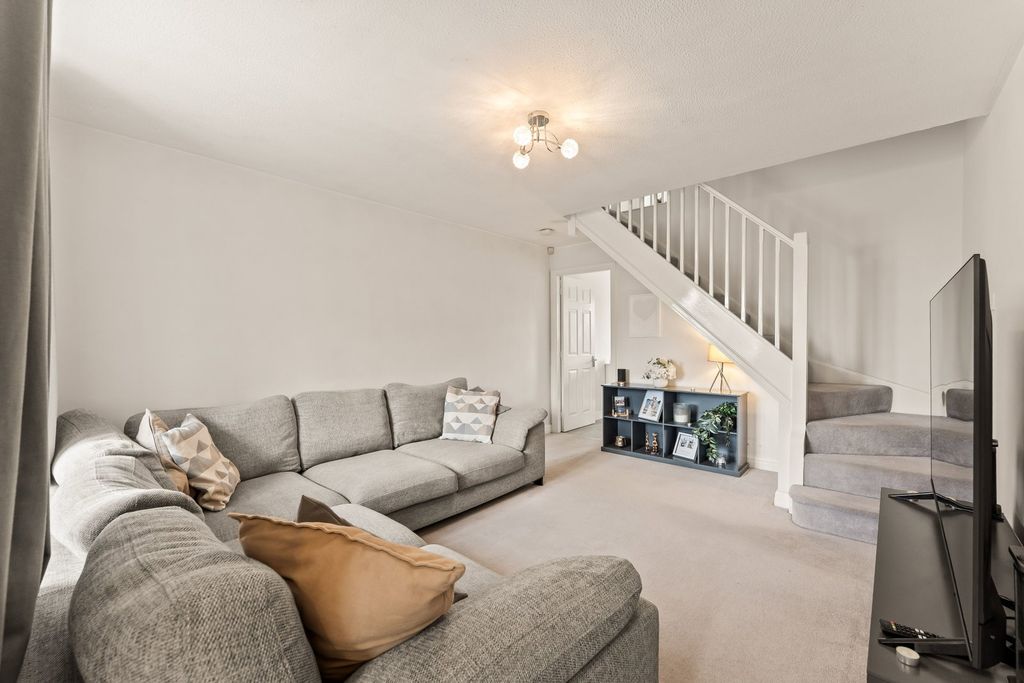 Property photo 2 of 19