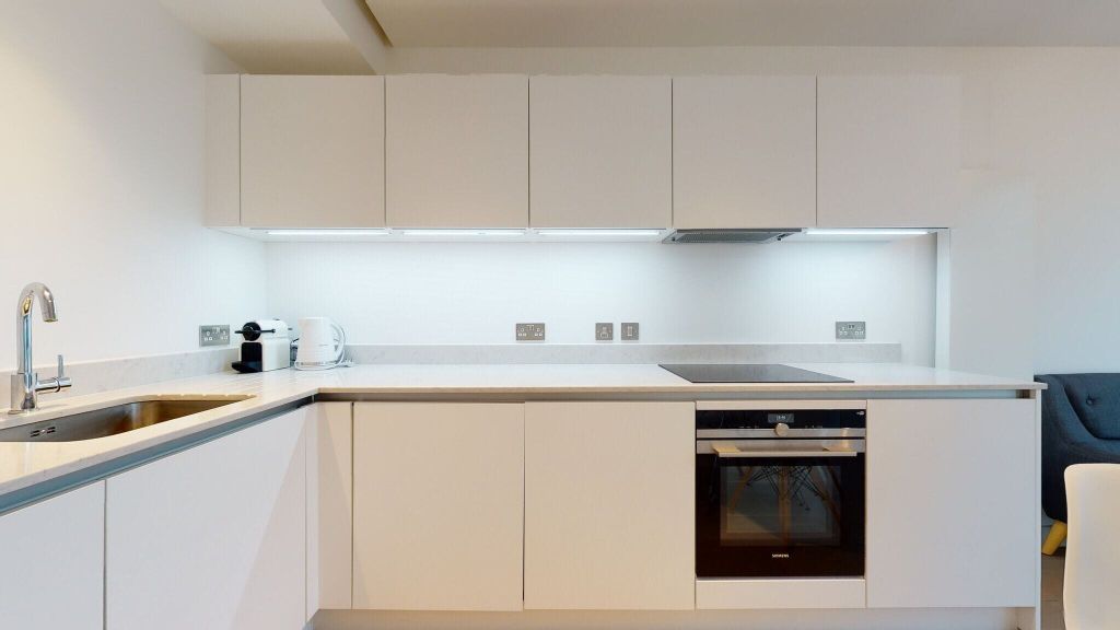 Property photo 2 of 19 Kitchen
