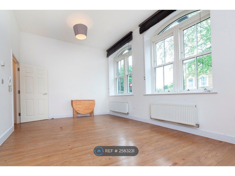 Property photo 1 of 14 Large Sitting Room