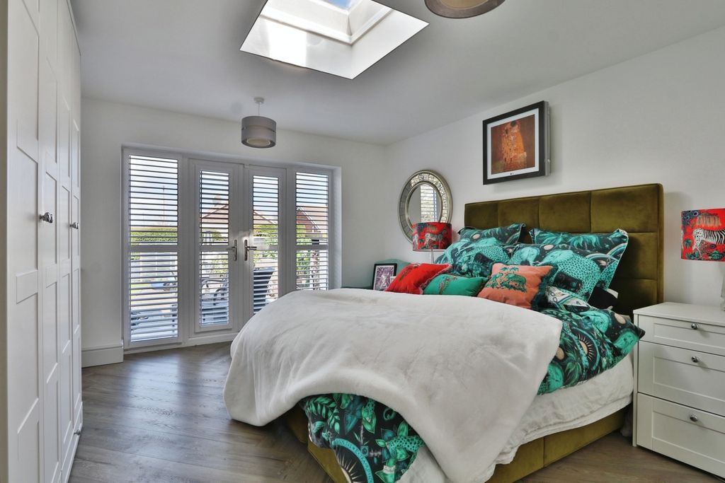 Property photo 3 of 49 4022618