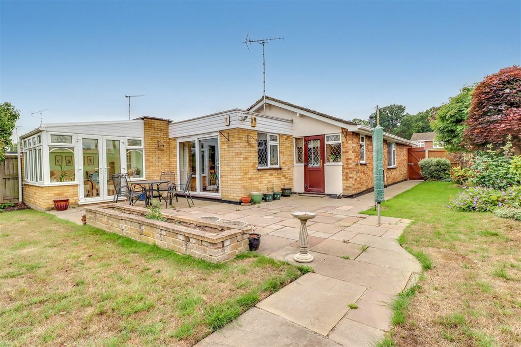 Property photo 2 of 20 9 Toppesfield Avenue-19.Jpg