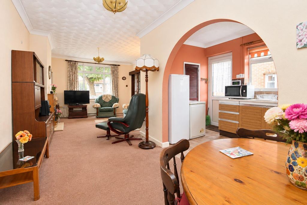Property photo 2 of 15 F87B5975-A5Ed-4F8E-ba95-73620cc29706.Png