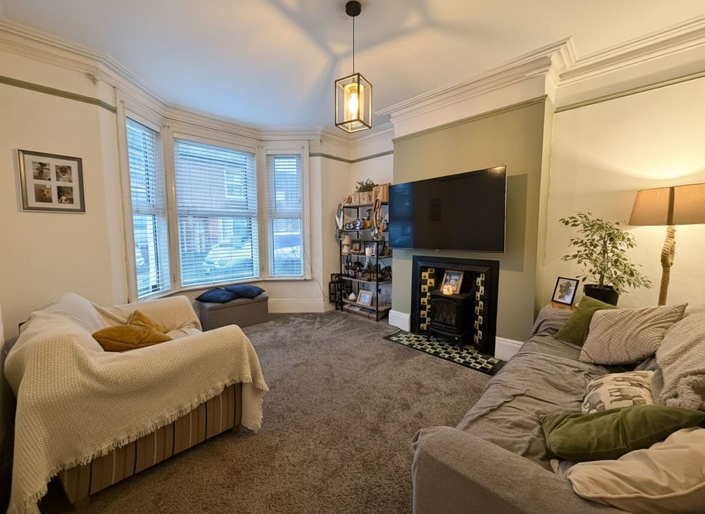 Property photo 2 of 10 Living Room