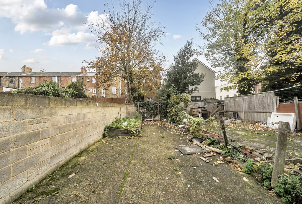 Property photo 3 of 20 1375098-20-690Cb2...