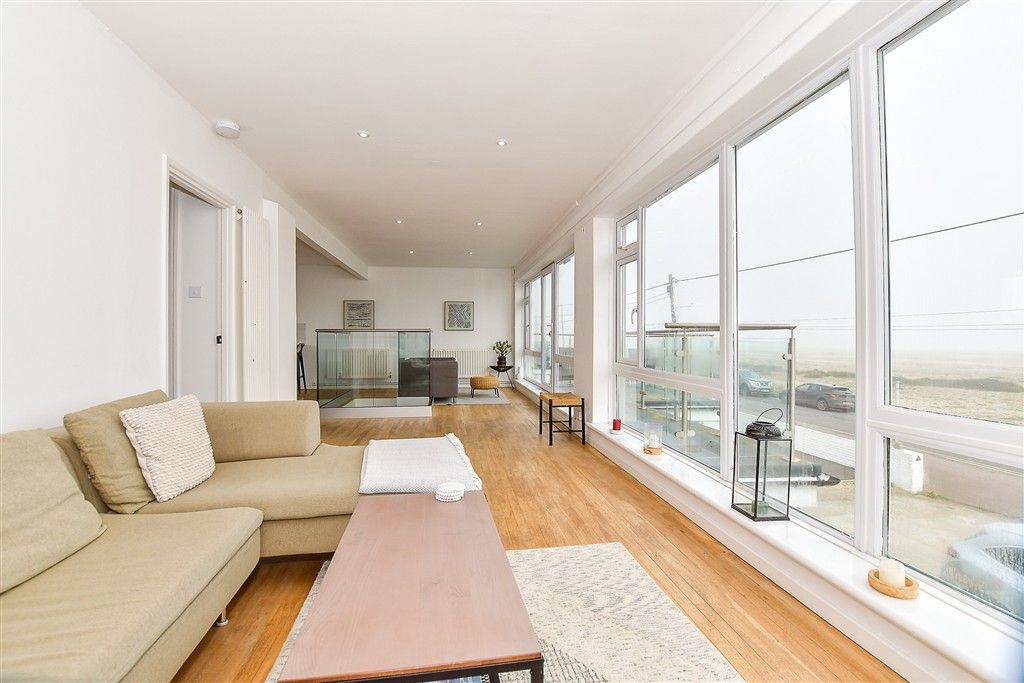 Property photo 3 of 15 Lounge/ Diner