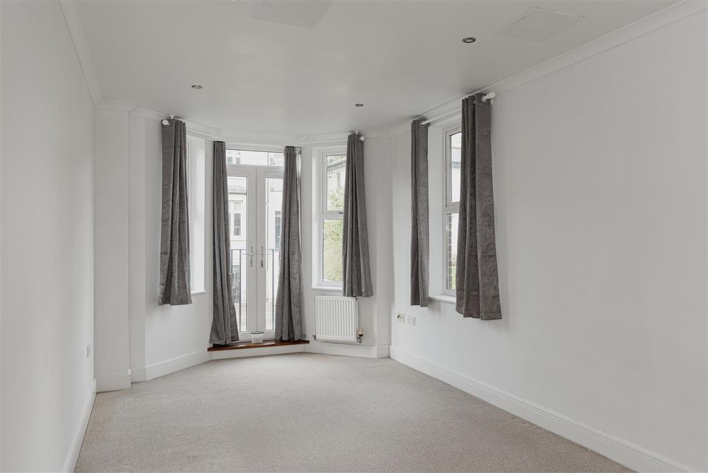 Property photo 2 of 10 3.Jpg
