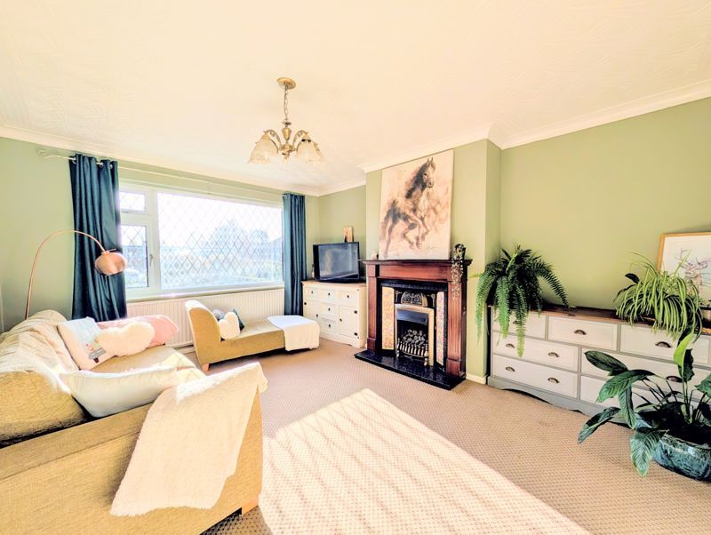 Property photo 2 of 14 Lounge