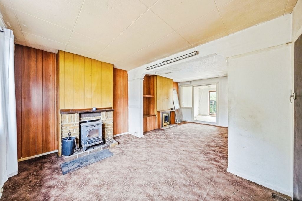 Property photo 2 of 17 Photo