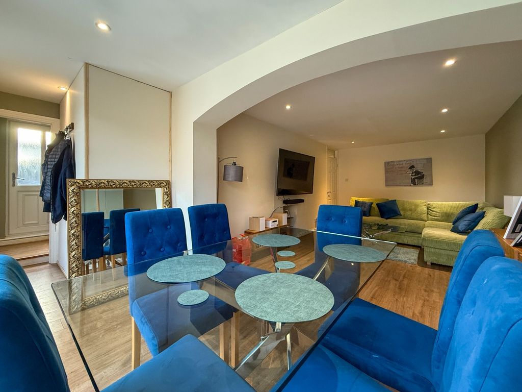 Property photo 3 of 28 3955885