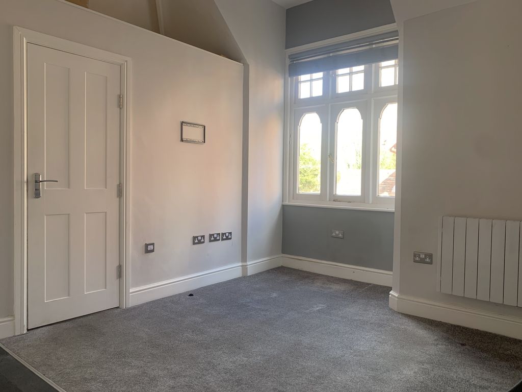 Property photo 3 of 8 Lounge Area