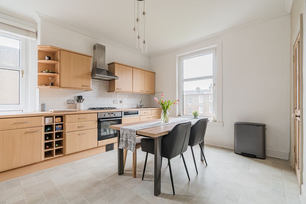 Property photo 3 of 25 Property Image 3