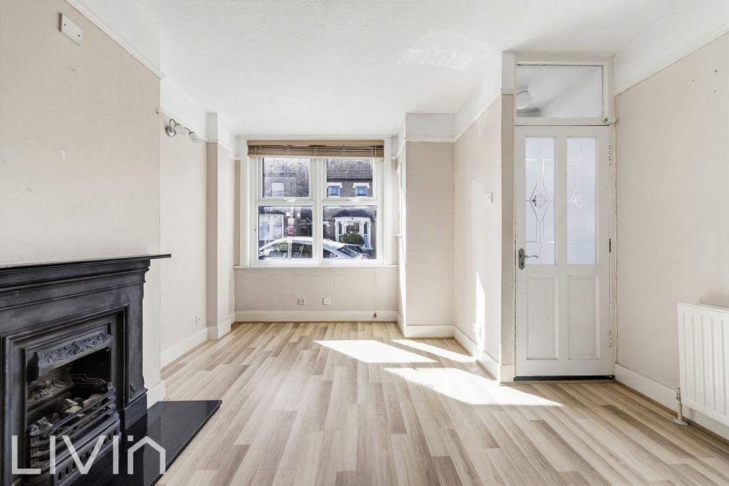 Property photo 3 of 12 3