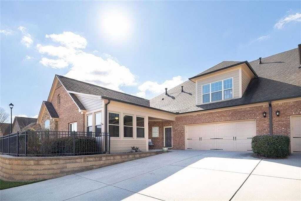 Property photo 1 of 31