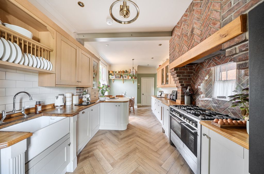 Property photo 3 of 28 1493719-36-6A593A...