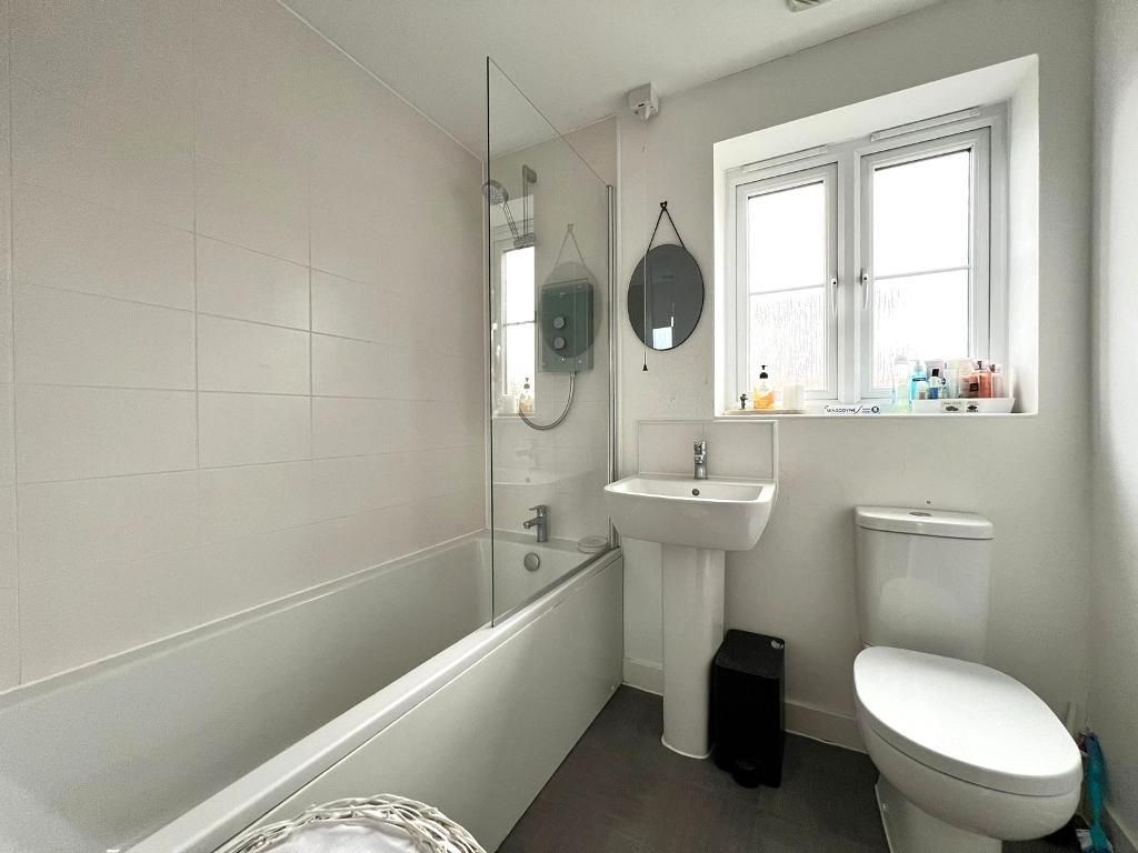 Additional image 5 of 4 bed end terrace house for saleFauna Field, Dunstable, Bedfordshire LU5