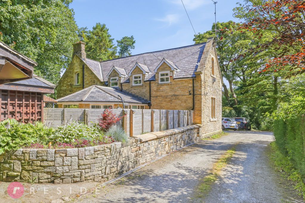 Property photo 1 of 31 House