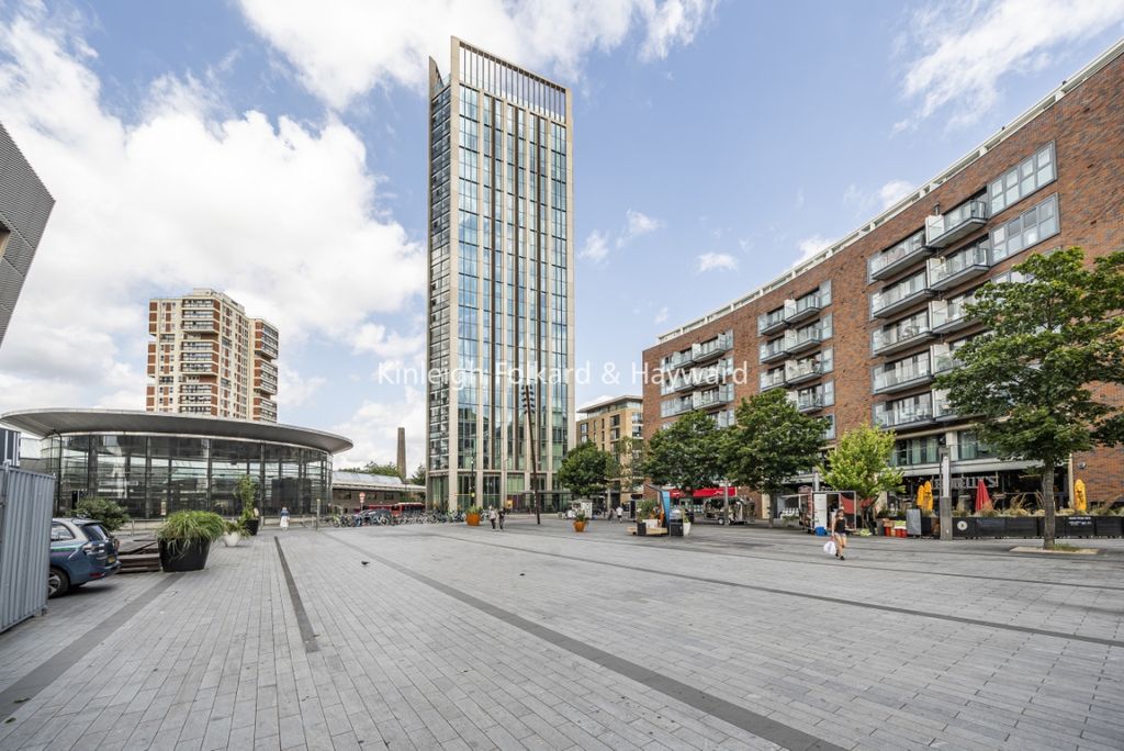 Property photo 2 of 17 90733Bee-A41B-4c8d-A