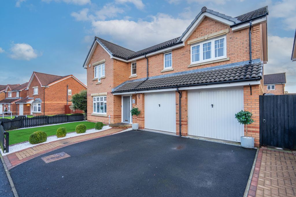 Property photo 1 of 40