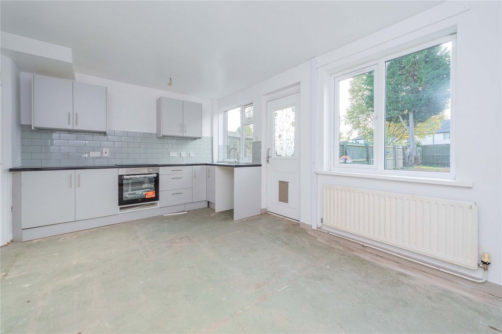 Property photo 2 of 28 Picture No. 19