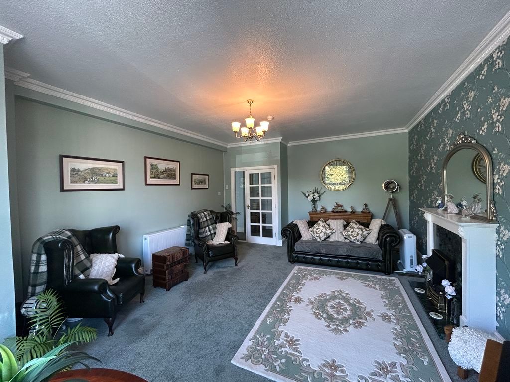2 bed flat for saleTrinity Square, Llandudno LL30 photo 4