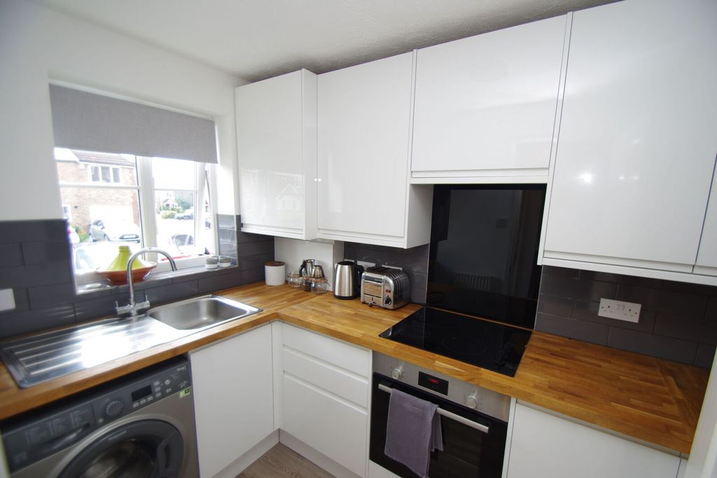 Property photo 3 of 8