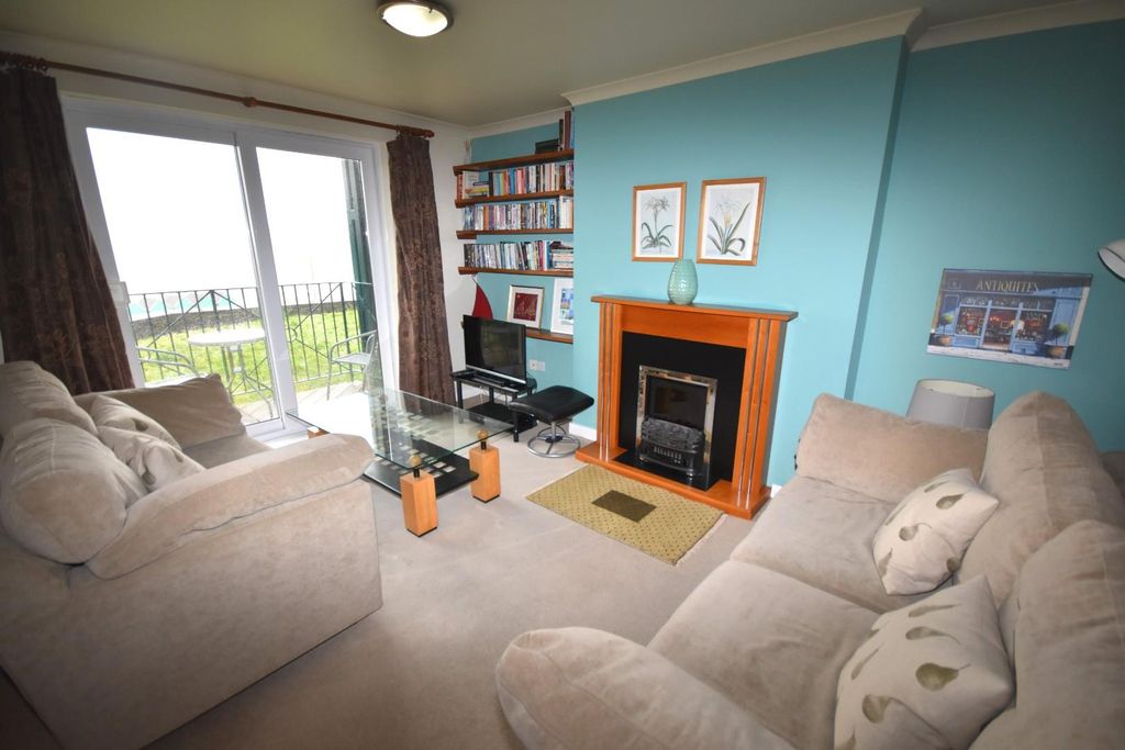 Property photo 3 of 13 Lounge.Jpg