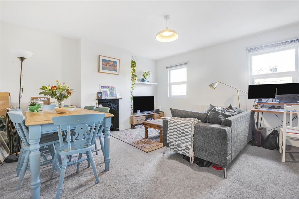 Property photo 2 of 21 2