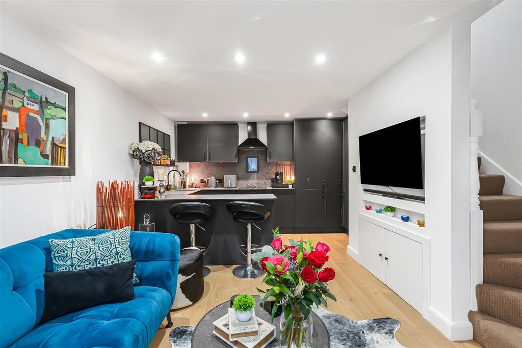 Property photo 2 of 15 10_67531.Jpg