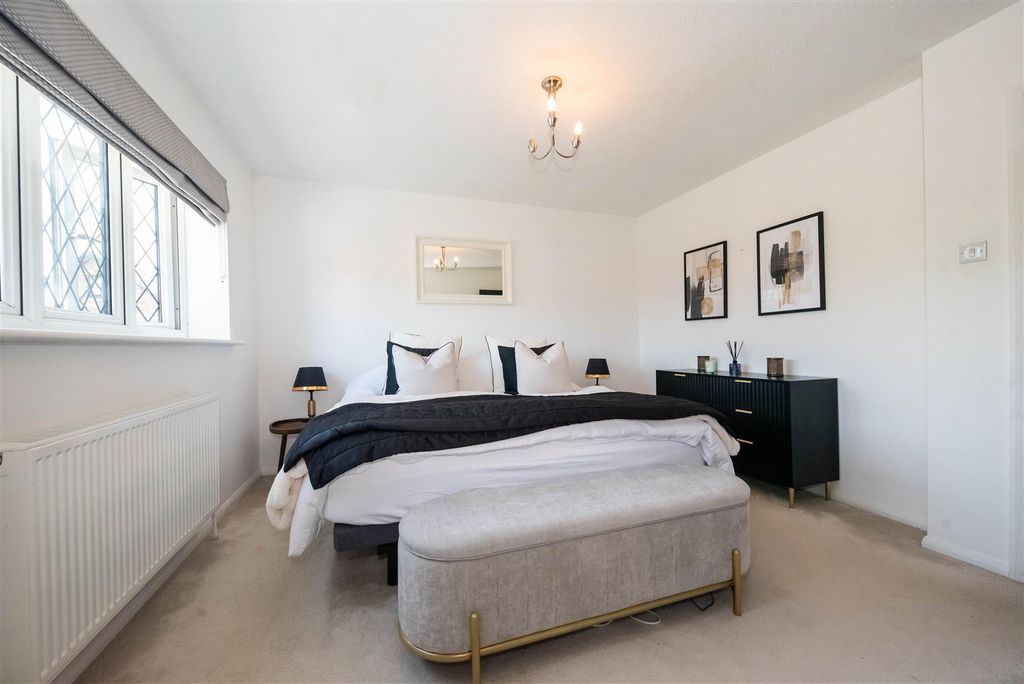 Additional image 27 of 6 bed detached house for saleSorrel Drive, Lightwater GU18