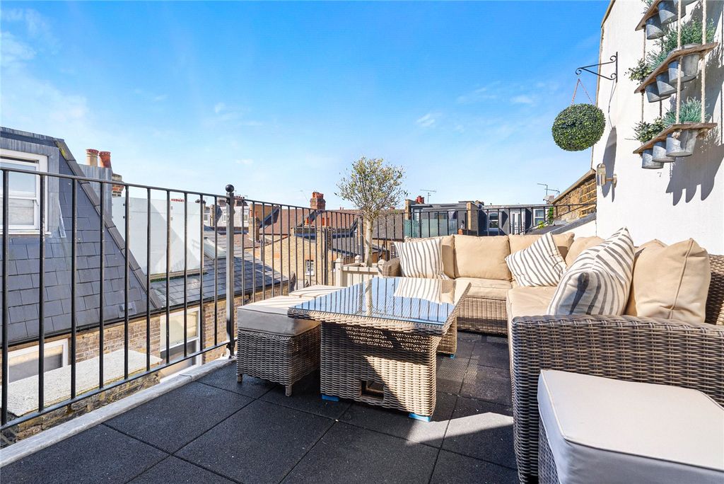 Property photo 3 of 11 Picture No. 15