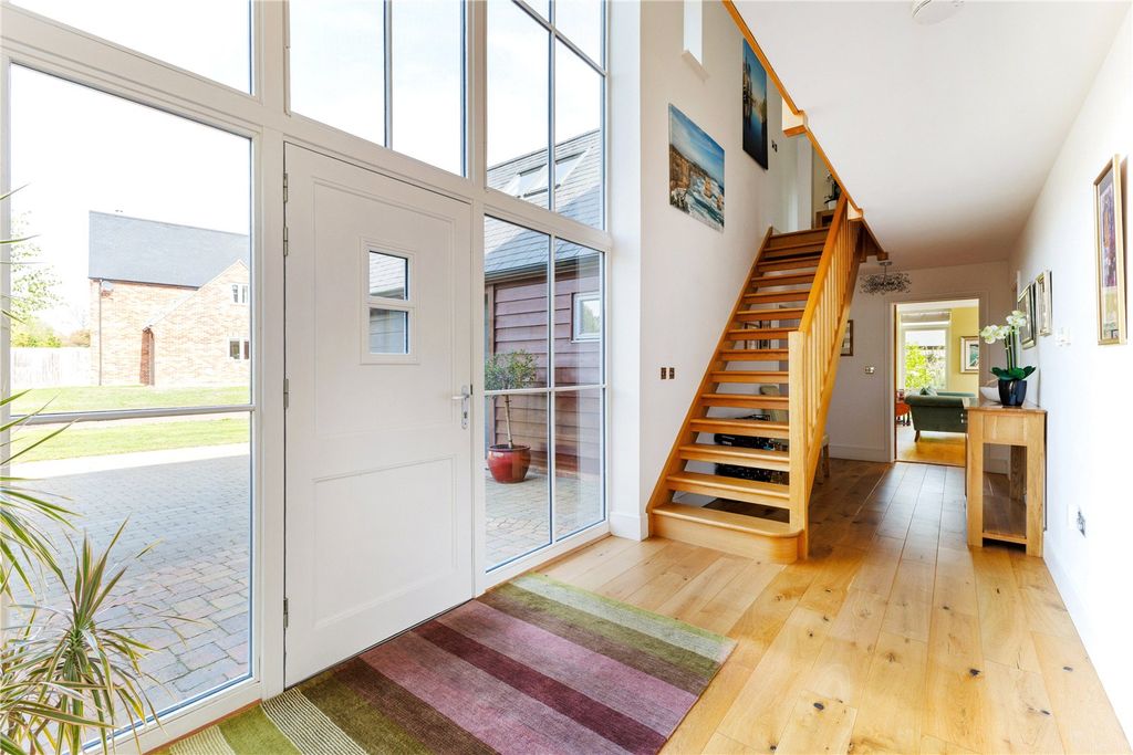 Property photo 2 of 30 Entrance Hall