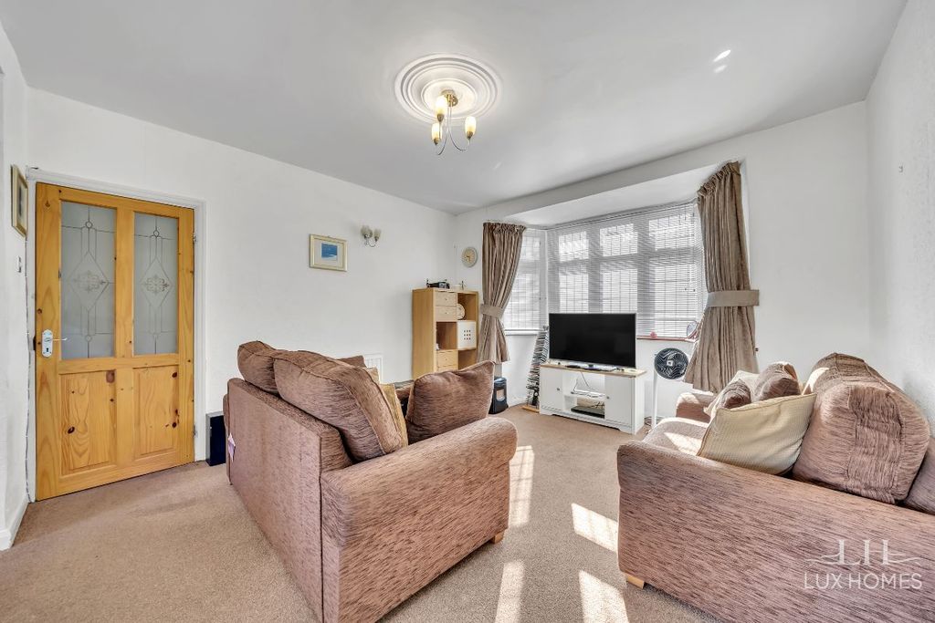 Property photo 2 of 19