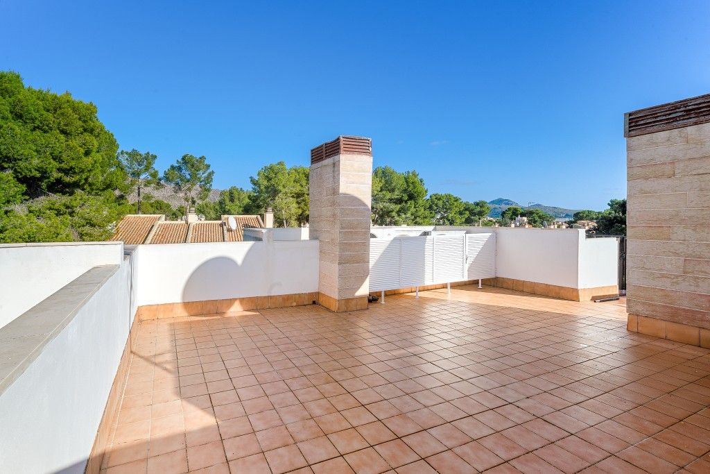 Property photo 2 of 20 Roof Terrace (3)