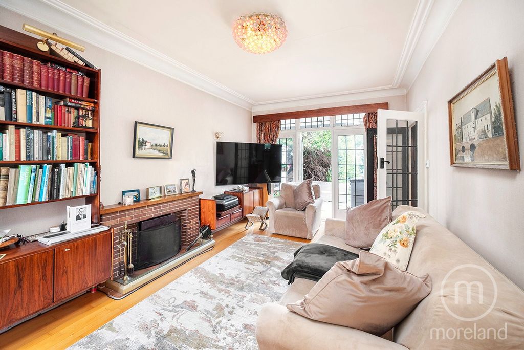 Property photo 2 of 10 5073283