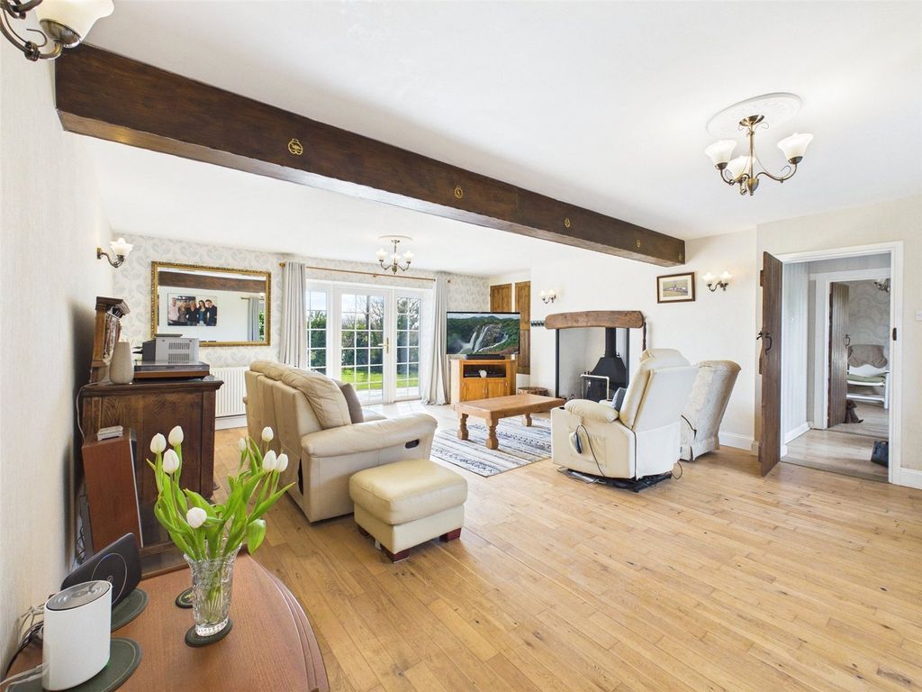 Property photo 3 of 28 Picture No. 54