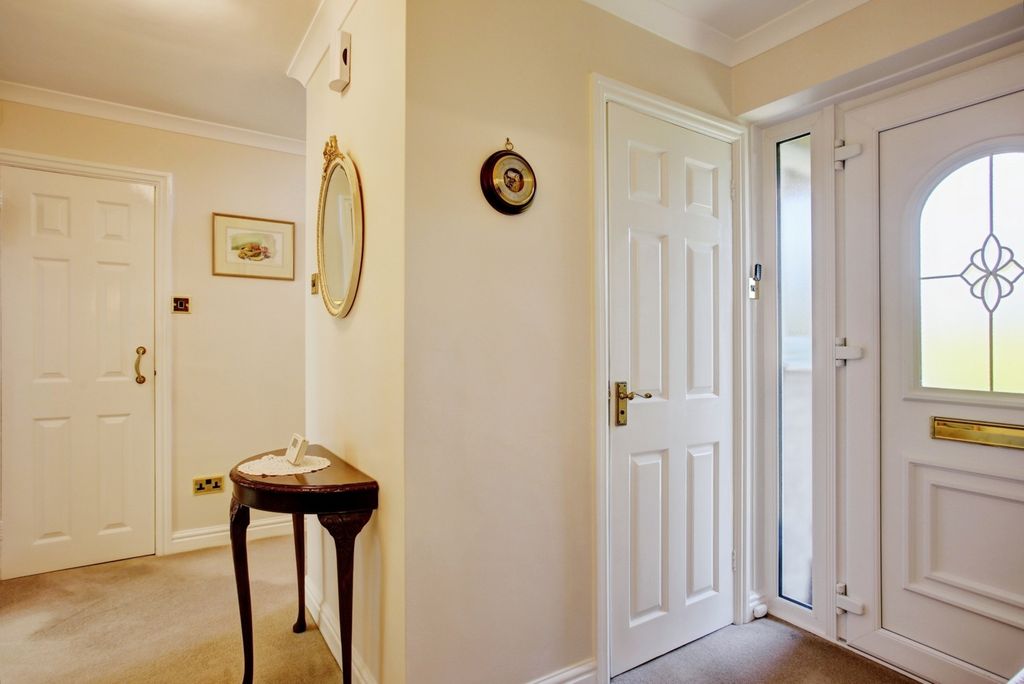 Property photo 2 of 17 Pbox-Img.Jpg