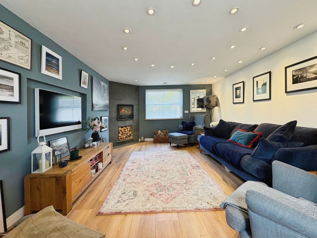 Property photo 2 of 25 5124267