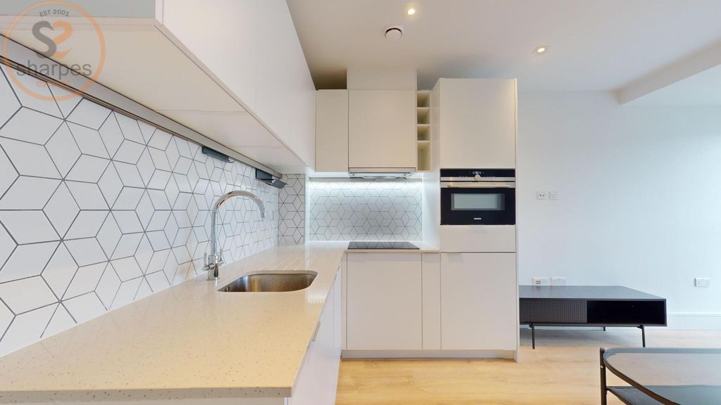 Property photo 2 of 18 2