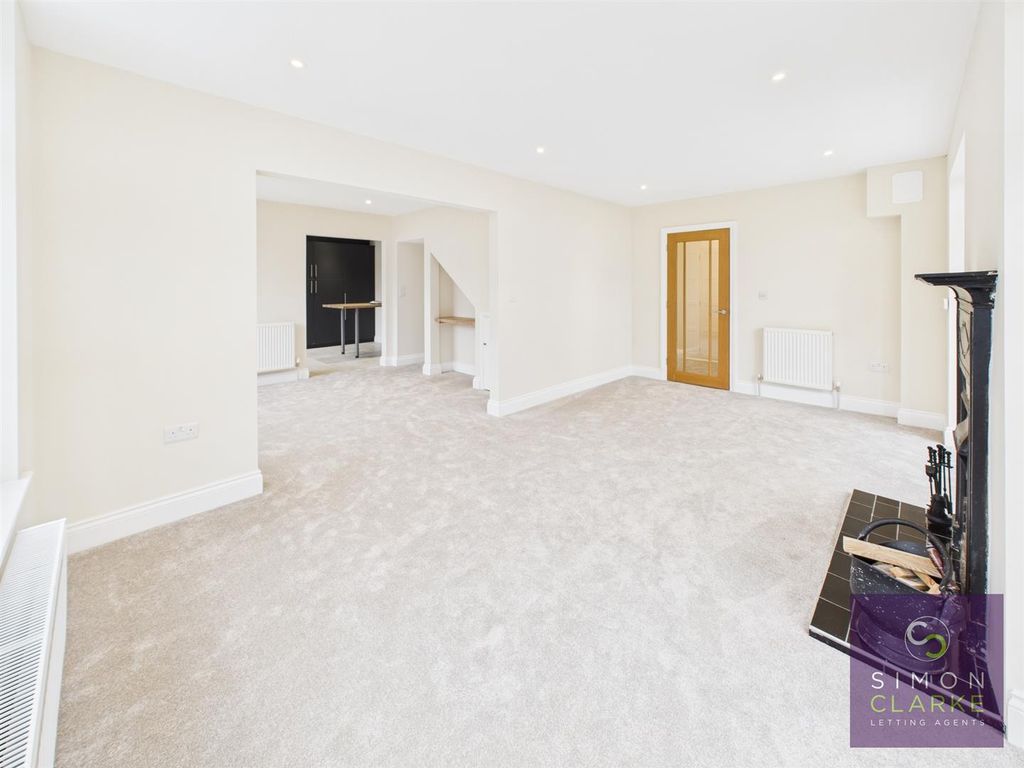 Property photo 3 of 21 Cam05425G0-Pr0063-Still002.Jpg