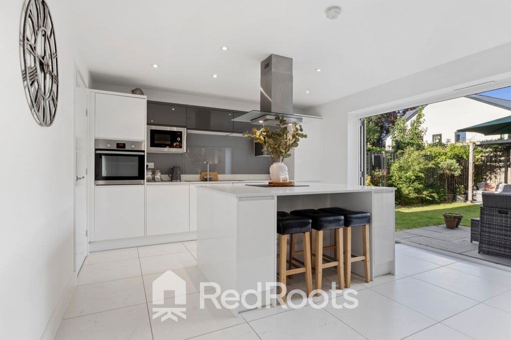 Property photo 2 of 27 5154232