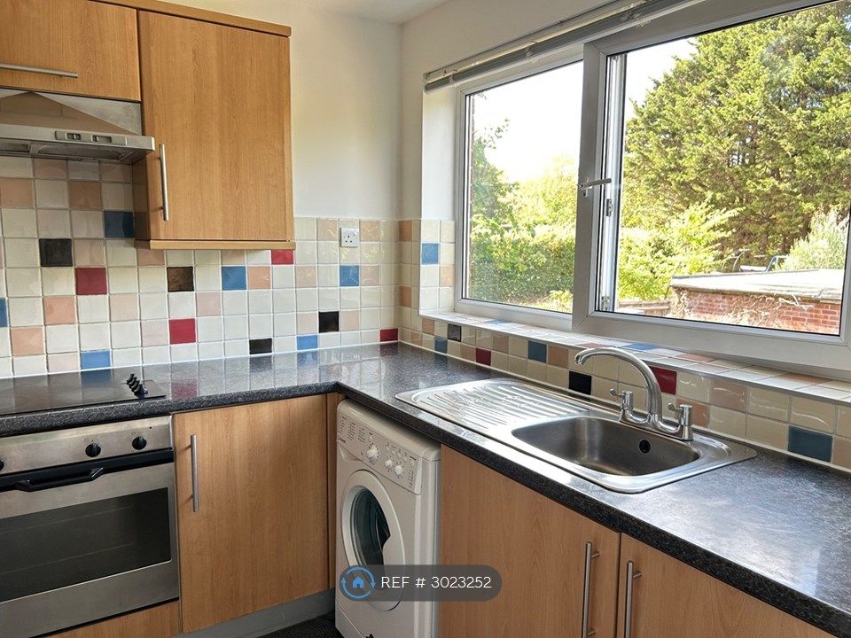 Property photo 3 of 16 Kitchen
