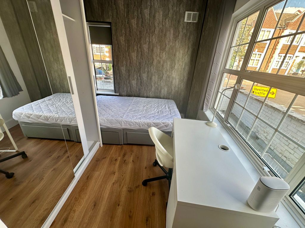 Property photo 3 of 12