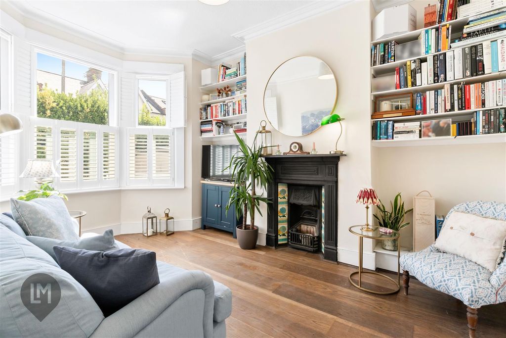 Property photo 2 of 6 Ravensbury Road